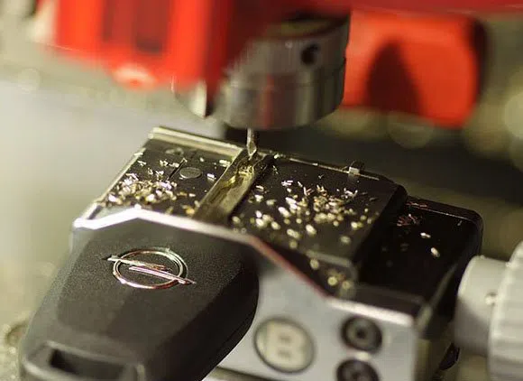 Universal Locksmith Store Manchaca, TX 512-598-0821 - 11-Key-Cutting